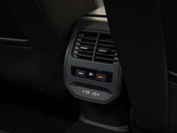 Car image 37