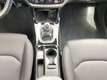 Car image 14
