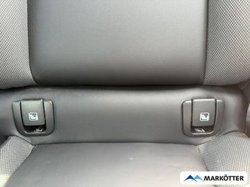 Car image 32