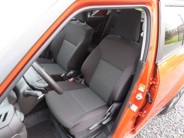 Car image 10