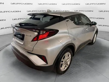 Car image 4