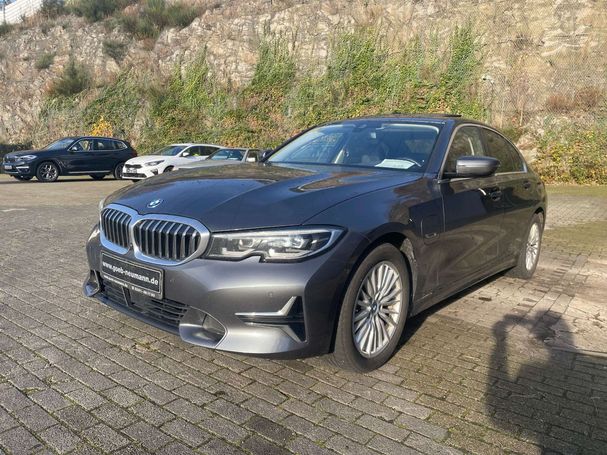 BMW 320 e Luxury Line 150 kW image number 1