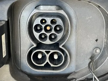 Car image 27