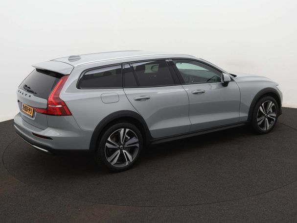 Volvo V60 Cross Country AWD B5 185 kW image number 11