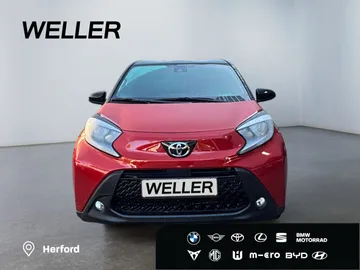 Car image 3