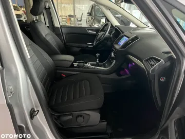 Car image 40