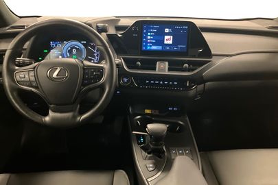 Car image 11