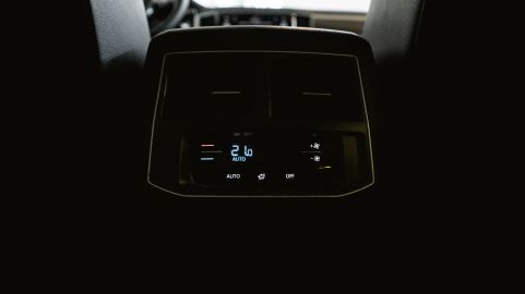 Car image 25