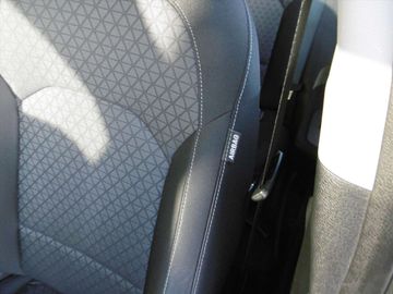 Car image 31