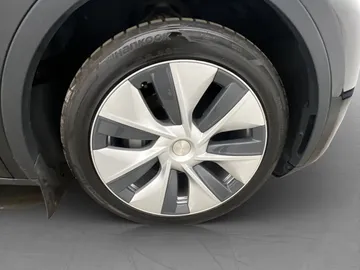 Car image 35