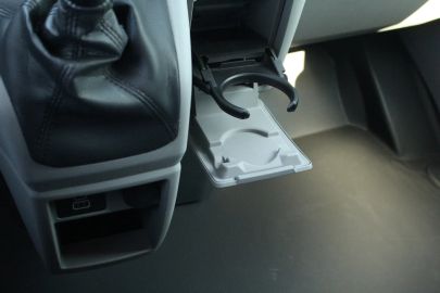 Car image 32