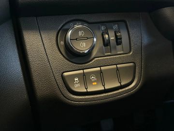 Car image 29