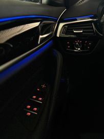 Car image 38