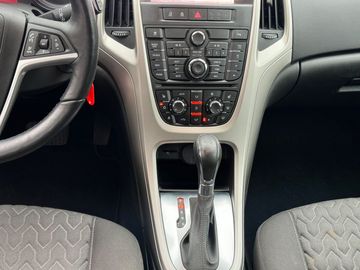 Car image 12