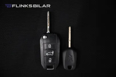 Car image 32