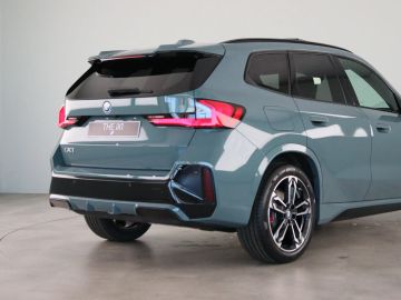 Car image 32