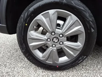 Car image 26