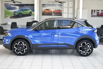Car image 4
