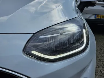 Car image 28