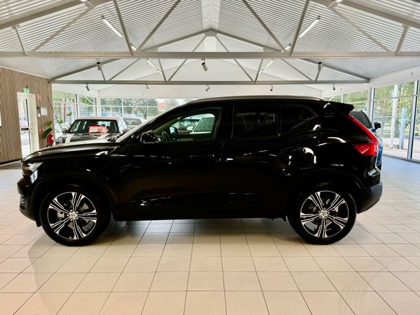 Volvo XC40 D4 AWD Momentum 140 kW image number 8