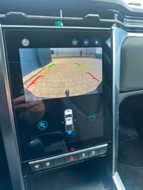 Car image 28