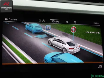 Car image 26