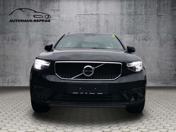 Volvo XC40 B3 Core 120 kW image number 2