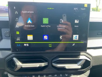 Car image 34