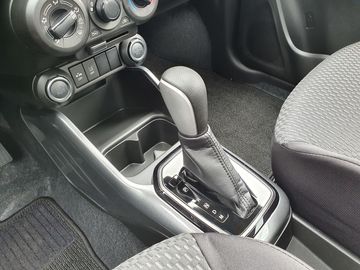 Car image 14