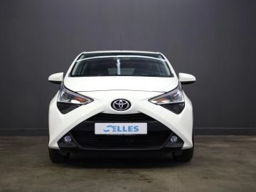Car image 3