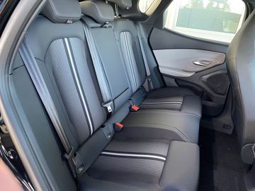 Car image 28