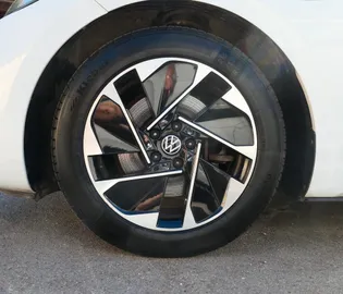 Car image 22