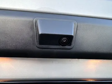 Car image 28