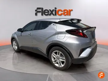 Car image 4