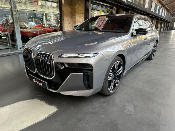 BMW M760e xDrive 420 kW image number 1