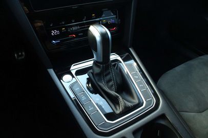 Car image 33