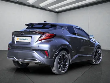 Car image 2