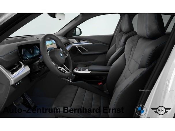 BMW iX2 eDrive30 M Sport 230 kW image number 3