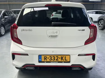 Car image 29