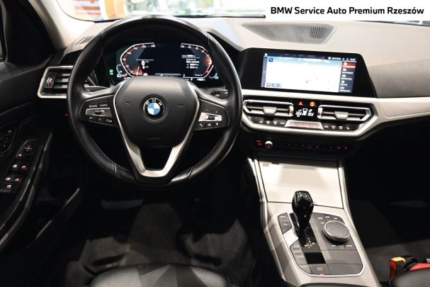 BMW 320d Touring xDrive Sport Line 140 kW image number 3