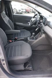 Car image 15