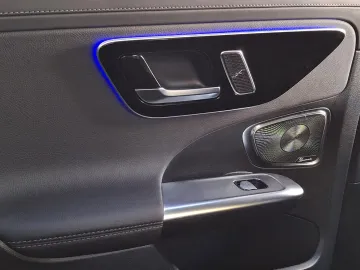 Car image 35