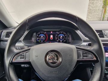 Car image 30