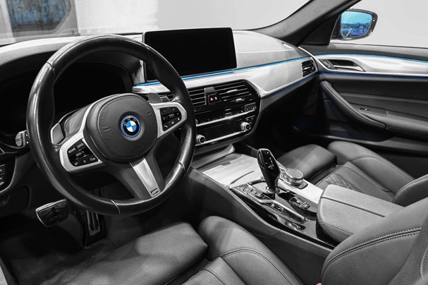 BMW 530 e 215 kW image number 13