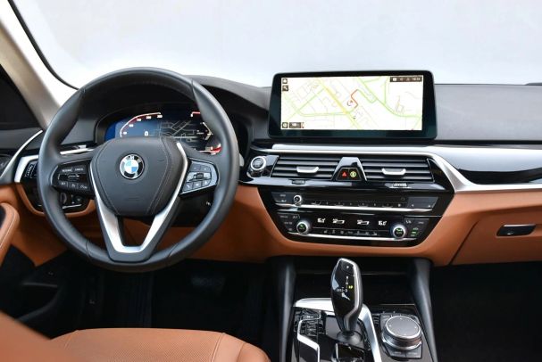 BMW 518d 110 kW image number 10