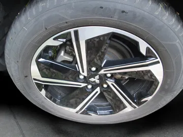 Car image 24