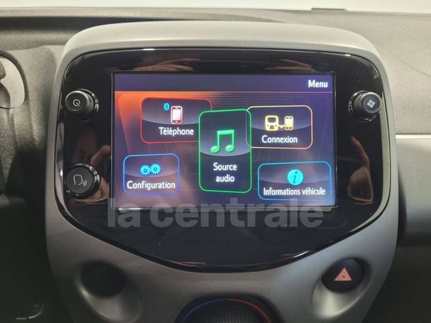 Toyota Aygo X-shift x-play 53 kW image number 23