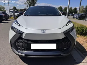 Car image 3
