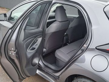 Car image 15