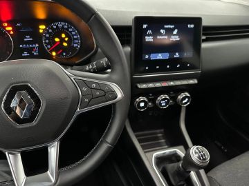 Car image 26